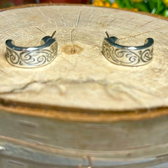 Brighton collectibles earrings silver etched medium hoops - Picture 3 of 4